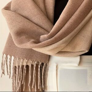 Luxuriously Soft Two-Tone Scarf – Elegant Cashmere-Like Feel​